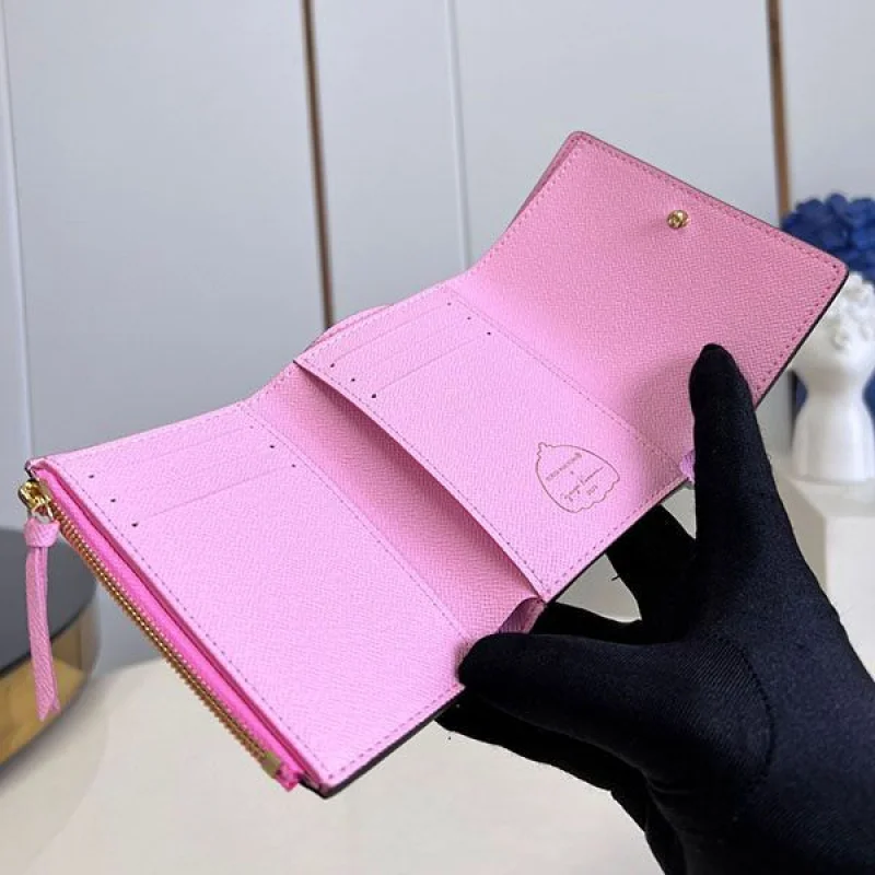 大人気!ルイヴィトン×草間彌生 折りたたみ財布 偽物 M82111