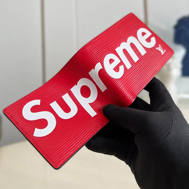 完売必至 シュプリーム 偽物 ルイヴィトン × シュプリーム PF Slender Wallet 二つ折り財布 赤 vuc28374