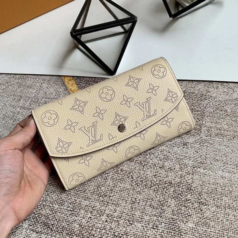 目を惹くカラー ルイヴィトン 長財布 コピー マヒナ ポルトフォイユ ベージュ vuh42800