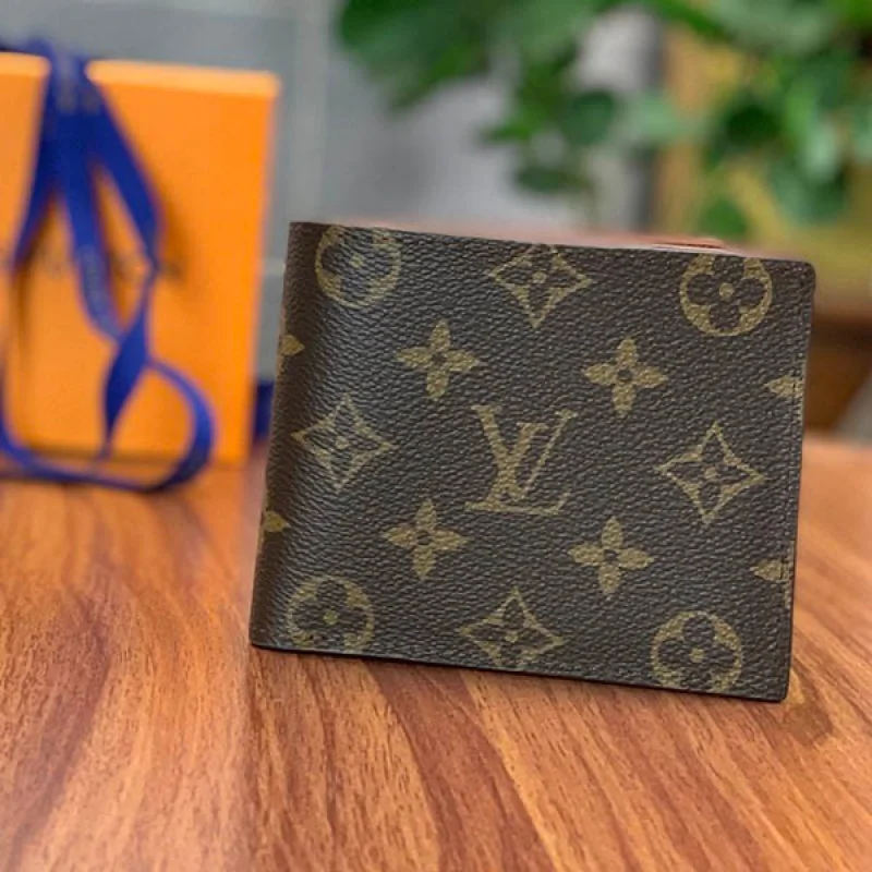 ルイヴィトン タイガ モノグラム 二つ折り財布 コピー vut43739