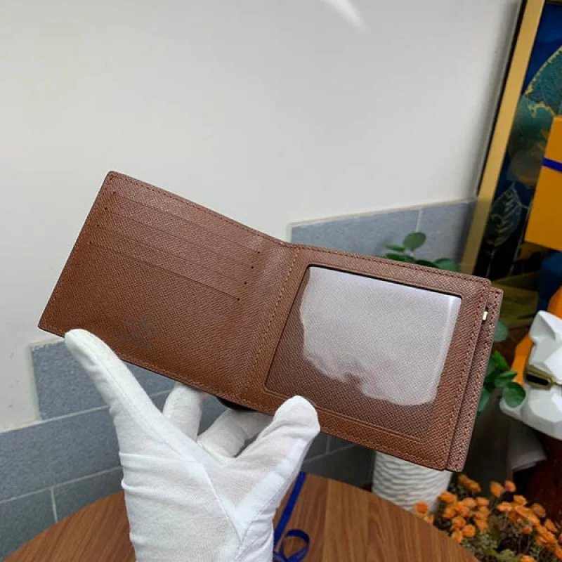 ルイヴィトン タイガ モノグラム 二つ折り財布 コピー vut43739