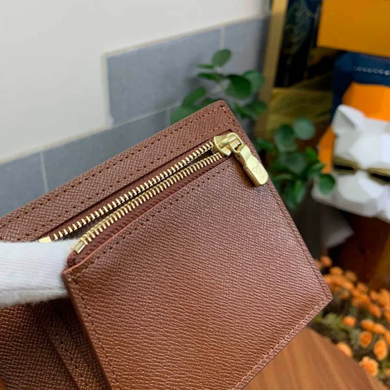 ルイヴィトン タイガ モノグラム 二つ折り財布 コピー vut43739