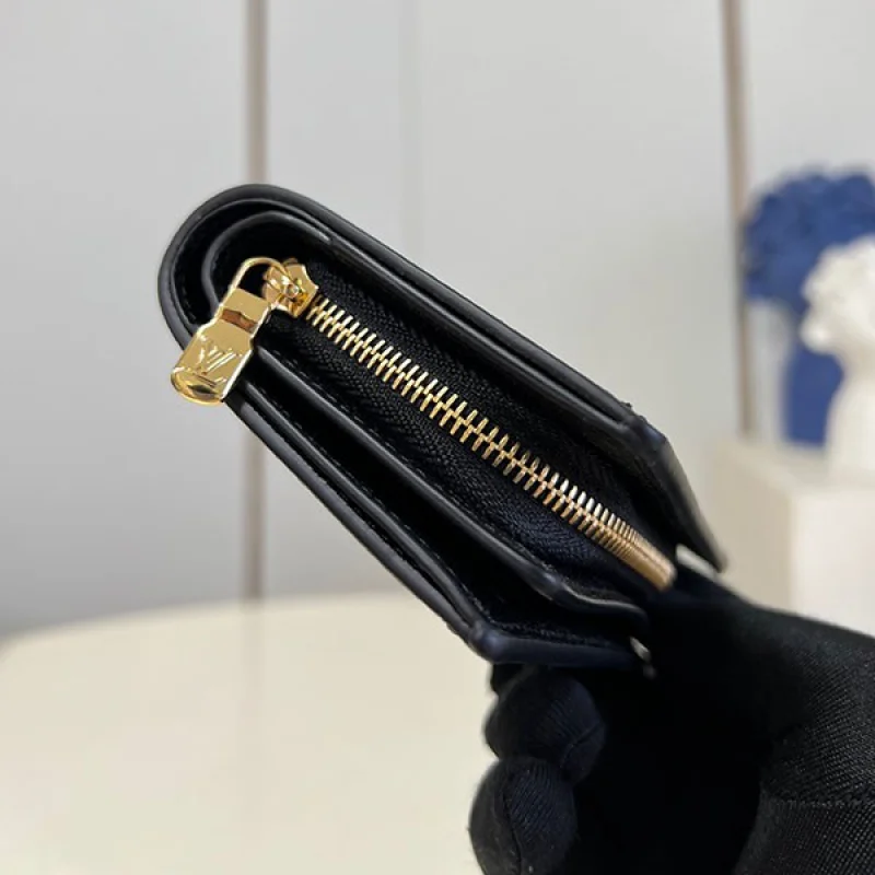 人気 ルイヴィトン 偽物 ポルトフォイユクレア 折り財布 vuv92737