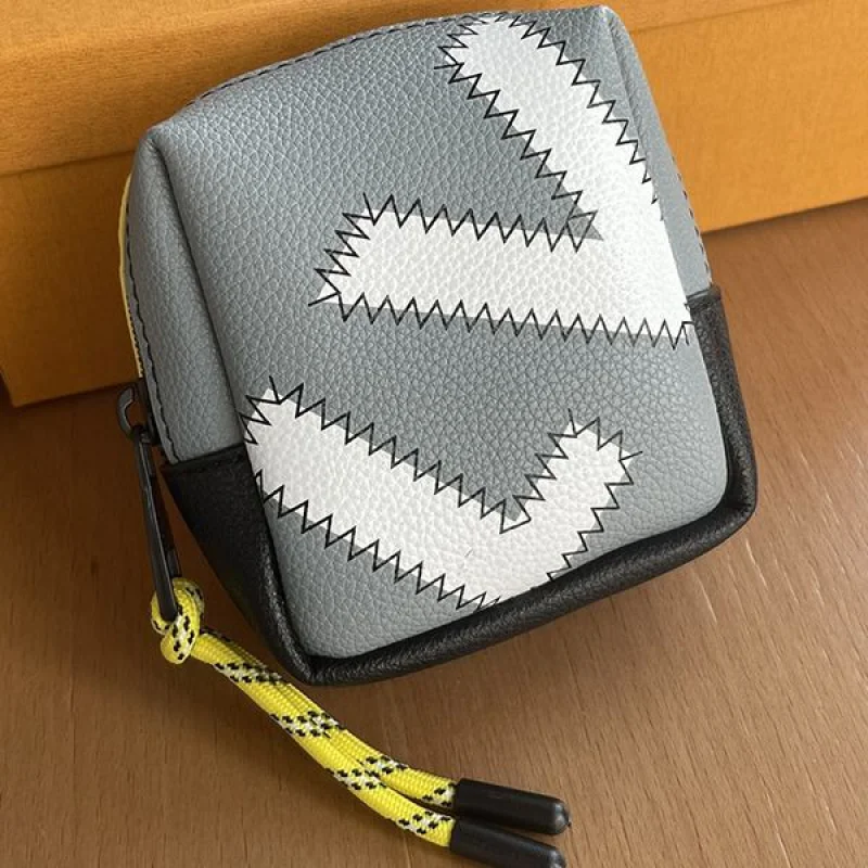 希少色ルイヴィトン 小銭入れ 虎 ペンダント コピー vuz46351