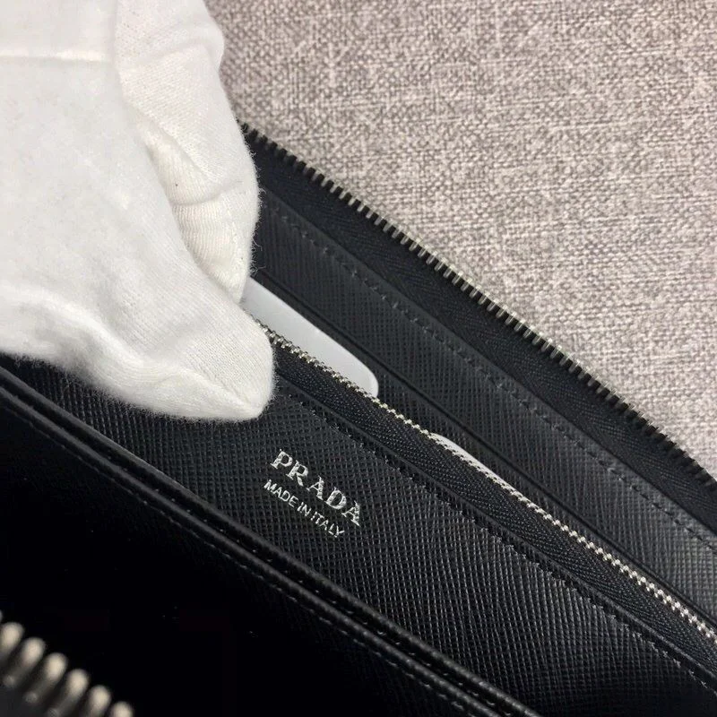 セール新作 人気プラダ ファスナー付長財布 長財布 pue02749