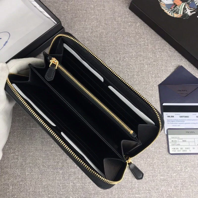 目を惹くカラー プラダ ファスナー付長財布 長財布 偽物 信用第一 puk13864