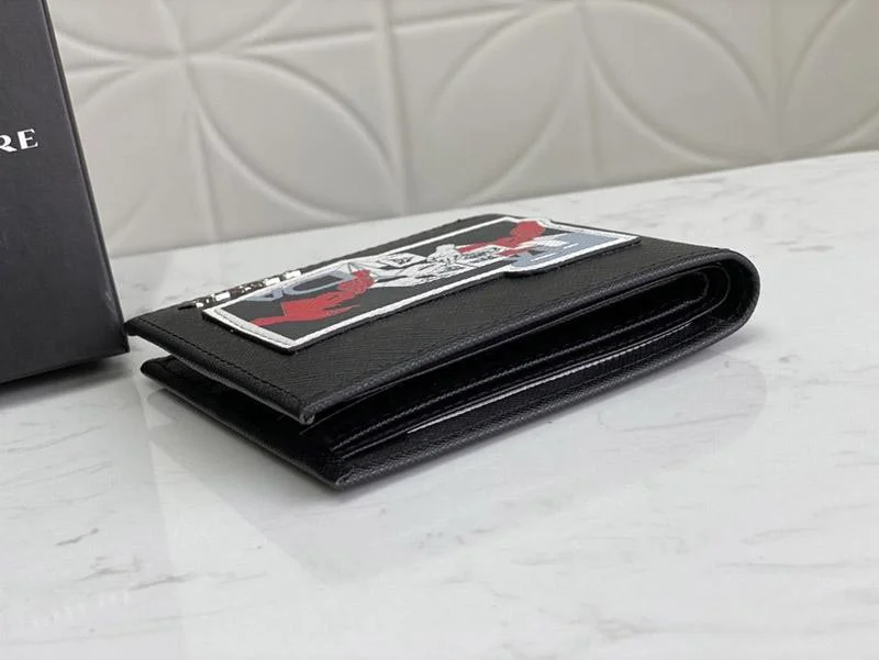 稀少 高品質♪♪ プラダ コピー レザー折りたたみ財布 pun29913