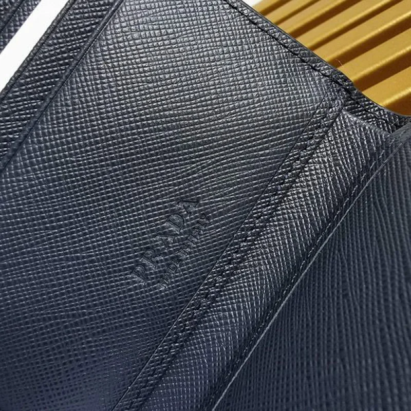 超希少!プラダ スムースレザー 折り財布 コピー 2色 pue62507