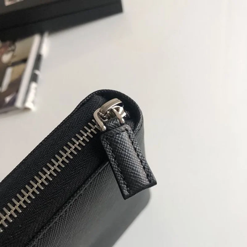 可愛い プラダブランド★超入手困難 サフィアーノ 長財布 偽物 pug38342