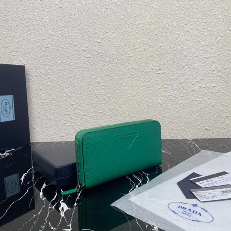 プラダ サフィアーノエンボスレザー ジップアラウンド長財布 コピー グリーン puh57020