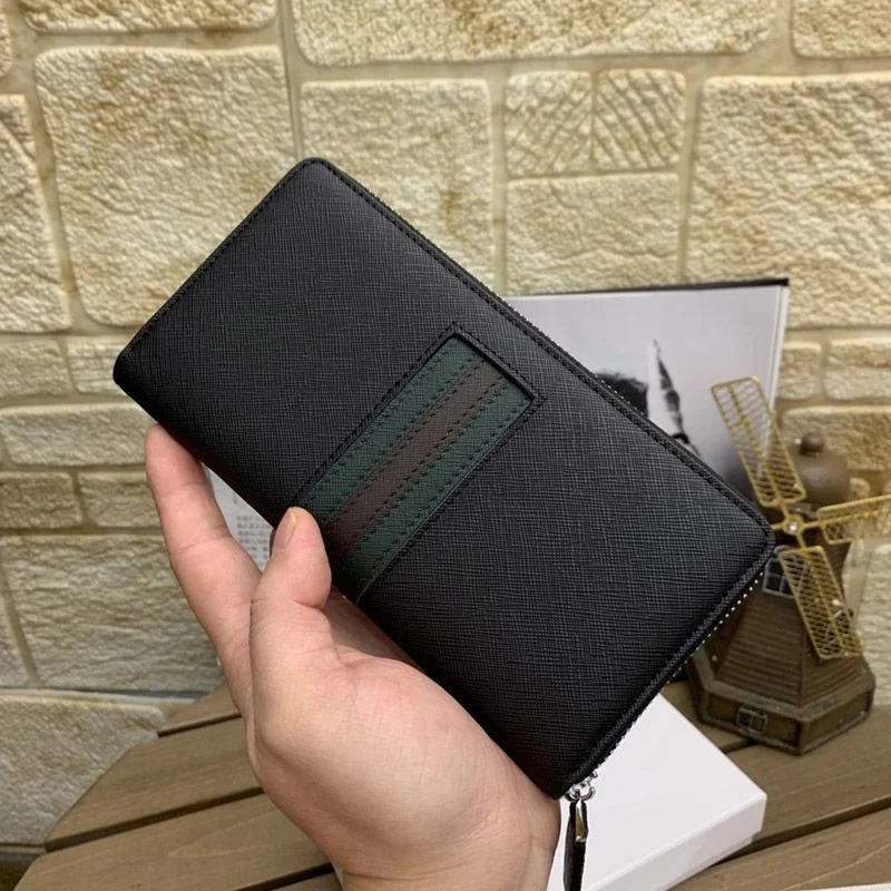 大人気！限定希少 プラダ コピーファスナー付 長財布 puv99542