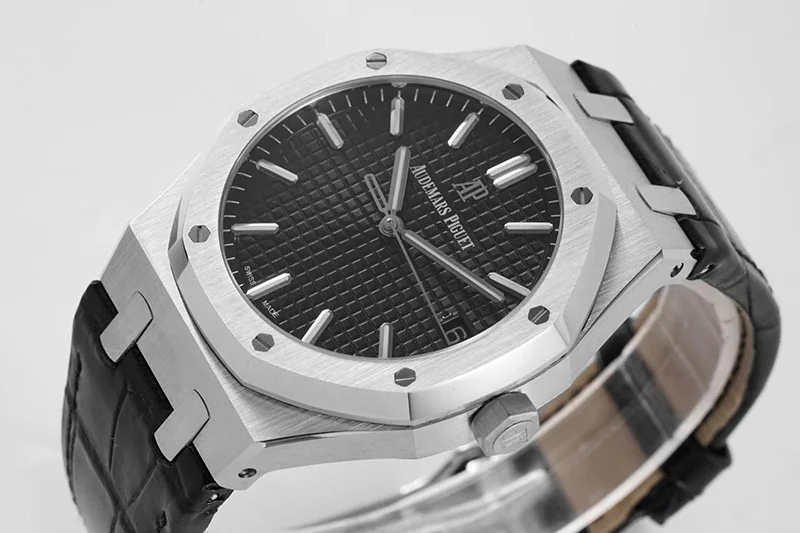 可愛い オーデマピゲ 偽物 ロイヤルオーク 41mm ブティック限定 15500STOO122
