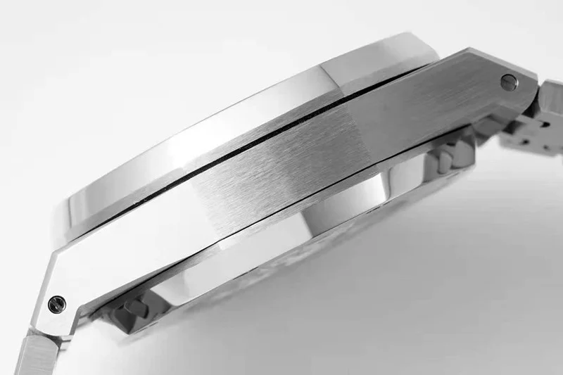秋冬新作オーデマピゲ ロイヤルオーク 偽物 クロノ 41mm 26331OROOD821CR01