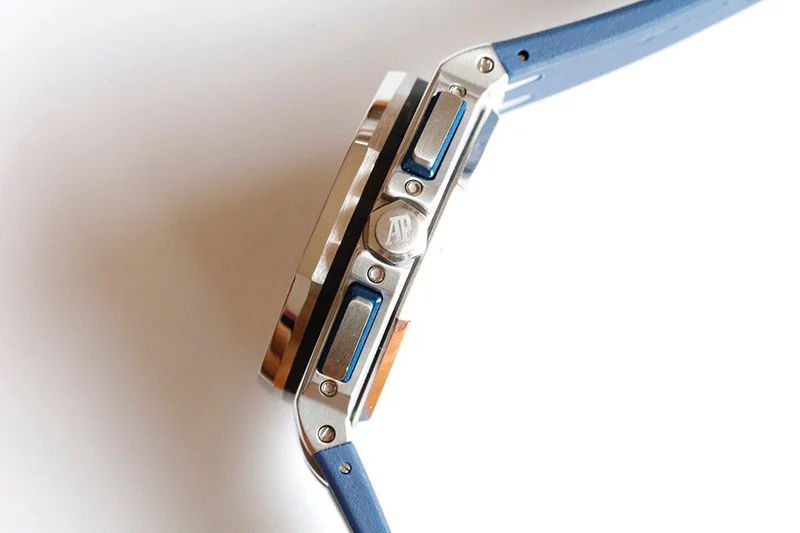 世界中で大人気♪オーデマピゲ 偽物 ロイヤルオーク オフショアクロノ 44mm 26401ROOOA002C