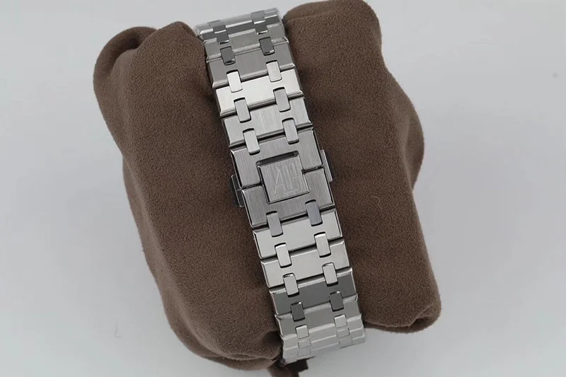 オーデマビゲ コピー ロイヤルオーク エクストラシン Ref. 26522CEO1225CE01