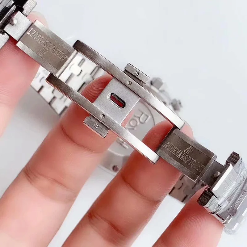 累積売上総額第１位！オーデマピゲ ロイヤルオーク 偽物 クロノ 41mm Odw94629