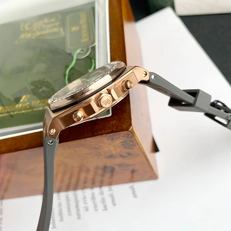 大人気!!新色 オーデマピゲ ロイヤルオーク コピー ダイヤモンド クロノ 37mm 26231OR.ZZ.D003CA.01