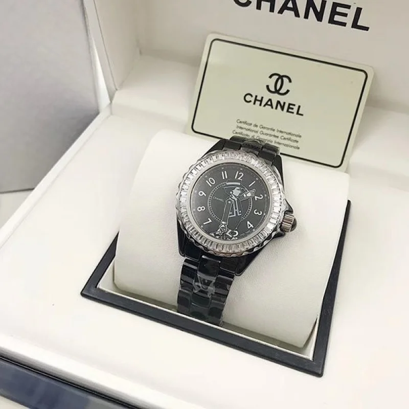 シャネルJ12 時計 偽物マドモアゼル 33/38mm ダイヤモンドベゼル H5242