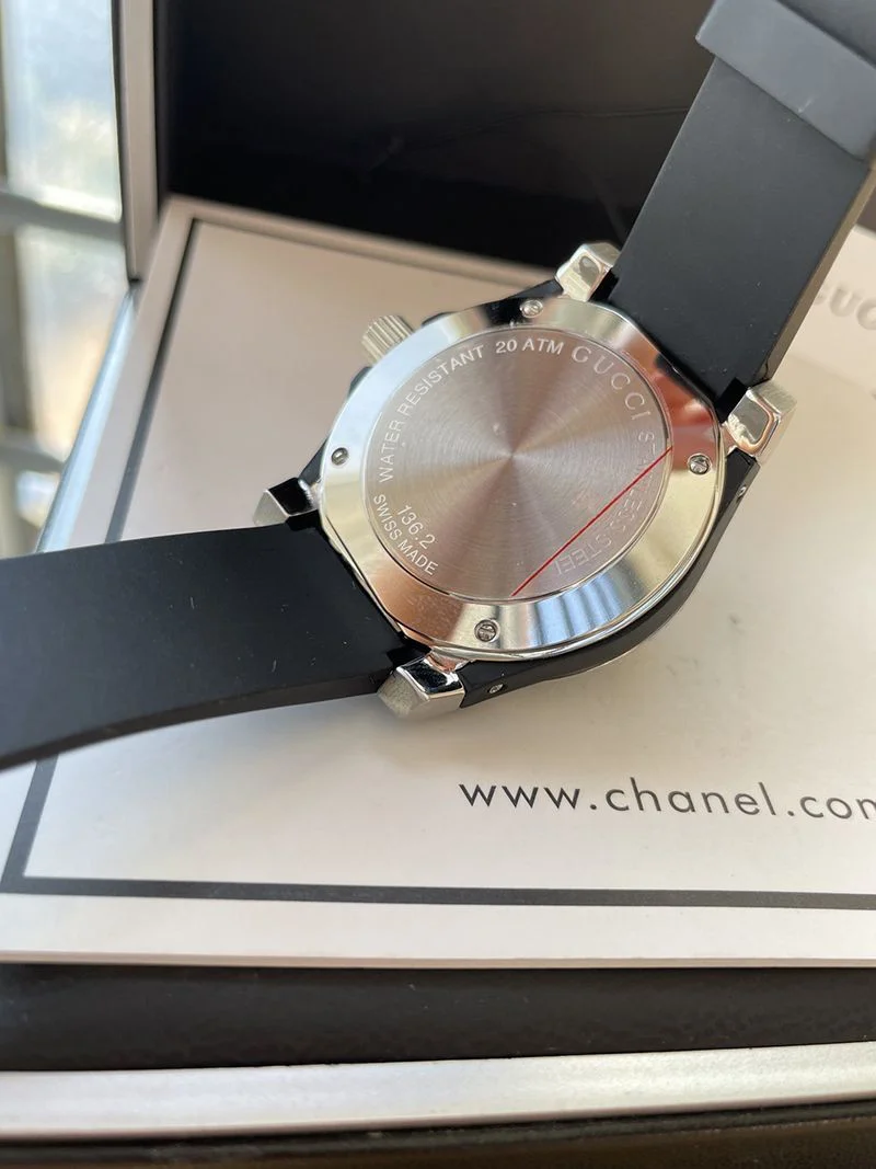 ★SALE！人気のデザイン★グッチ ダイヴ メンズウォッチ コピー 40mm 2色 YA136221