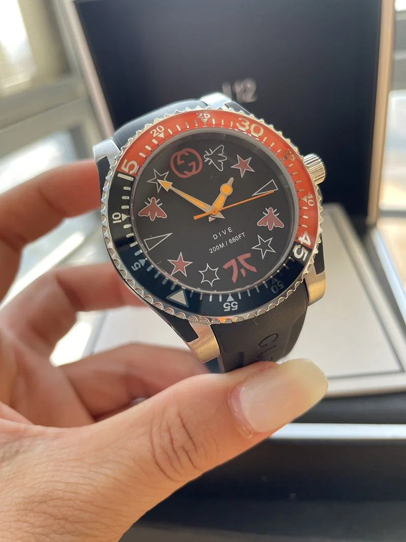 ★SALE！人気のデザイン★グッチ ダイヴ メンズウォッチ コピー 40mm 2色 YA136221