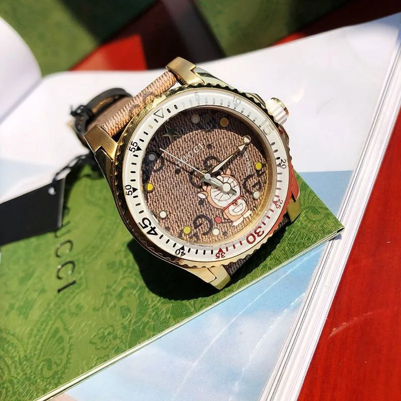 22AW新作グッチ ドラえもんコラボ【グッチ 時計 偽物】贅沢なお洒落☆話題Dive watch 38mm guq83533