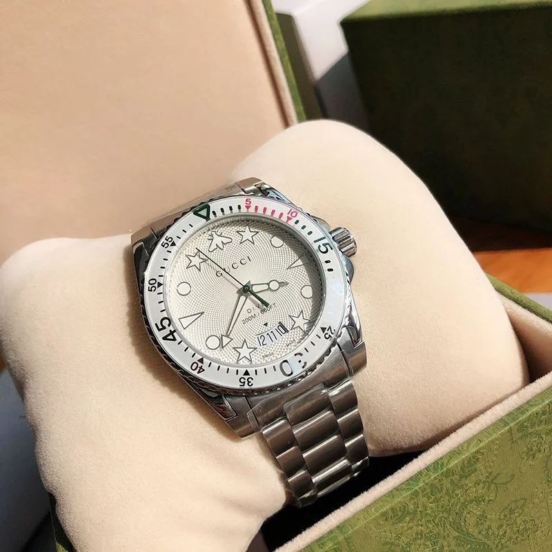 秋冬新作人気のデザイン★グッチ ダイヴ メンズウォッチ コピー 40mm guw19080