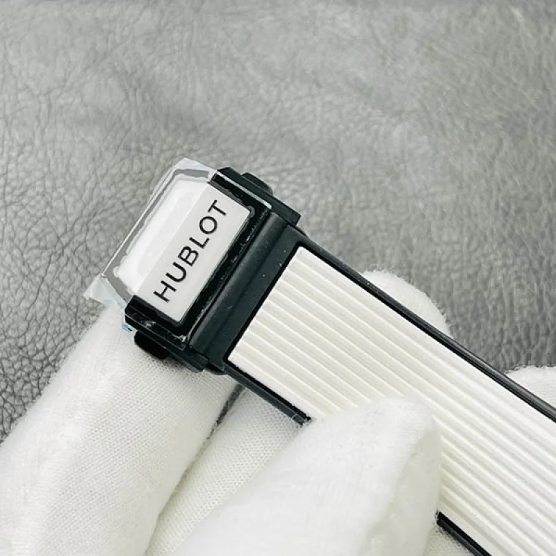 完売必至 ウブロ ビッグバン 偽物 ウニコ ホワイトセラミック 421HX