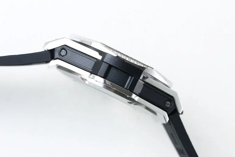 秋冬新作ウブロ ビッグバン コピー ダイヤモンド 世界限定100本 44.0mm huc50610