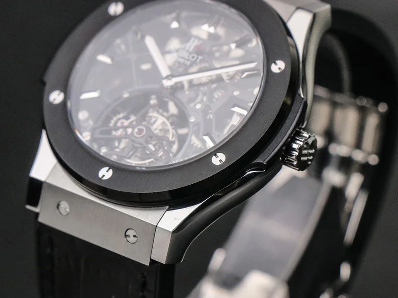 春もの新作 ウブロ 偽物 クラシックフュージョン トゥールビヨンチタニウム hug94670