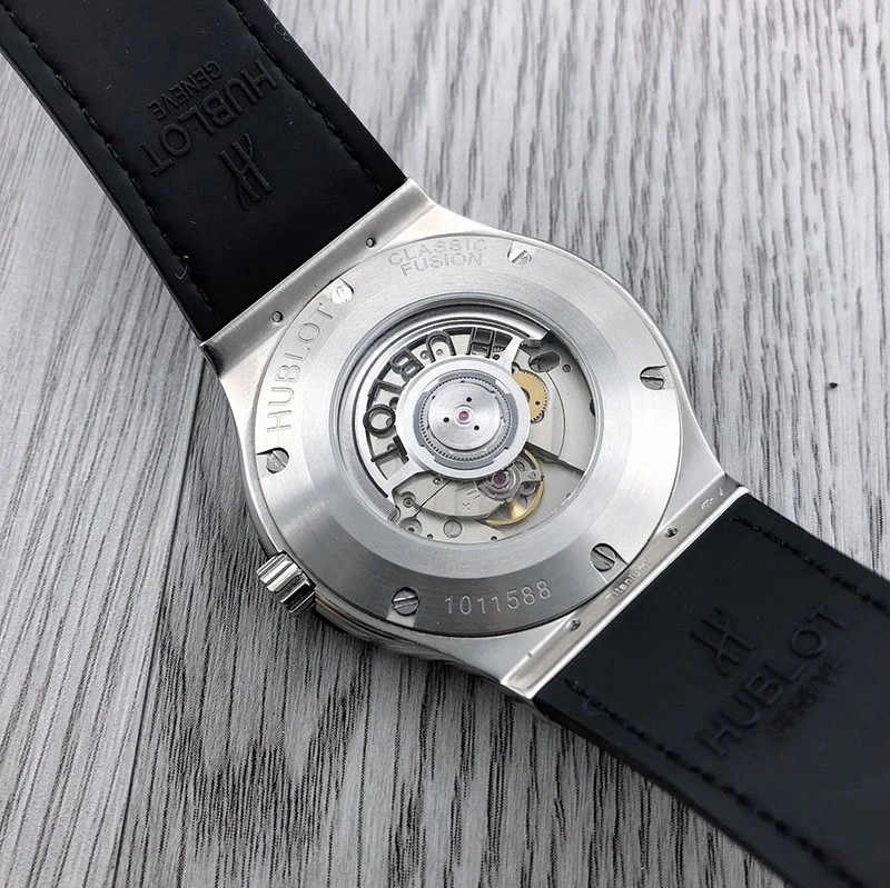 《大人気》ウブロ 時計 偽物 クラシックフュージョン チタニウムスカル 限定50本 542.NX.9000.LR.1704.SKULL