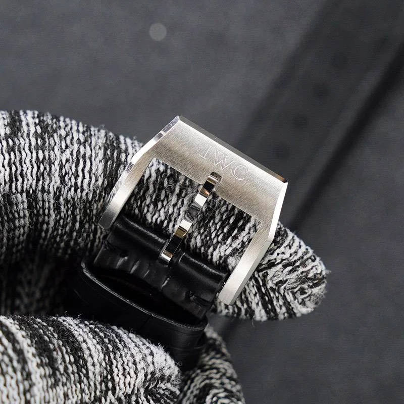 累積売上総額第1位!IWC パイロットウォッチ コピー クロノ オートマティック スピットファイア iwf14016