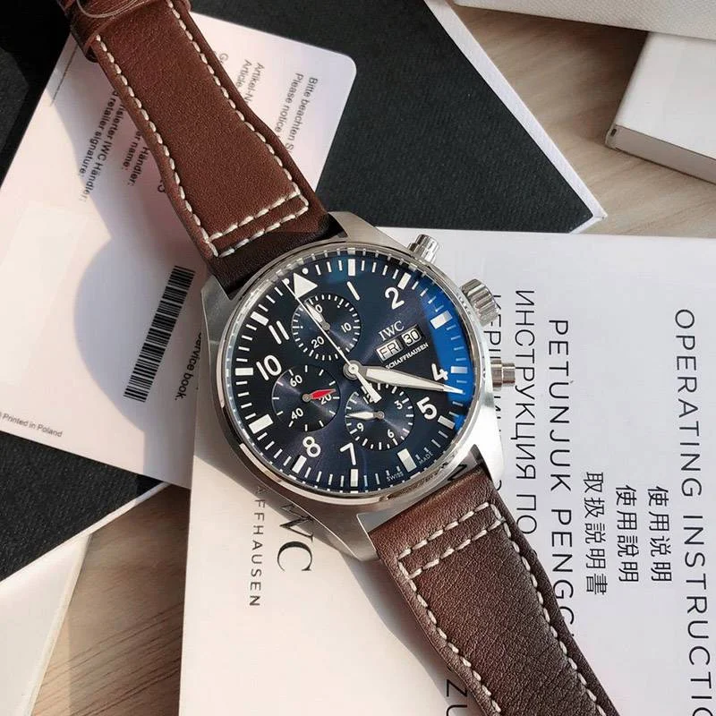 入手困難IWC コピー パイロットウォッチクロノグラフ レーシング iwg74018