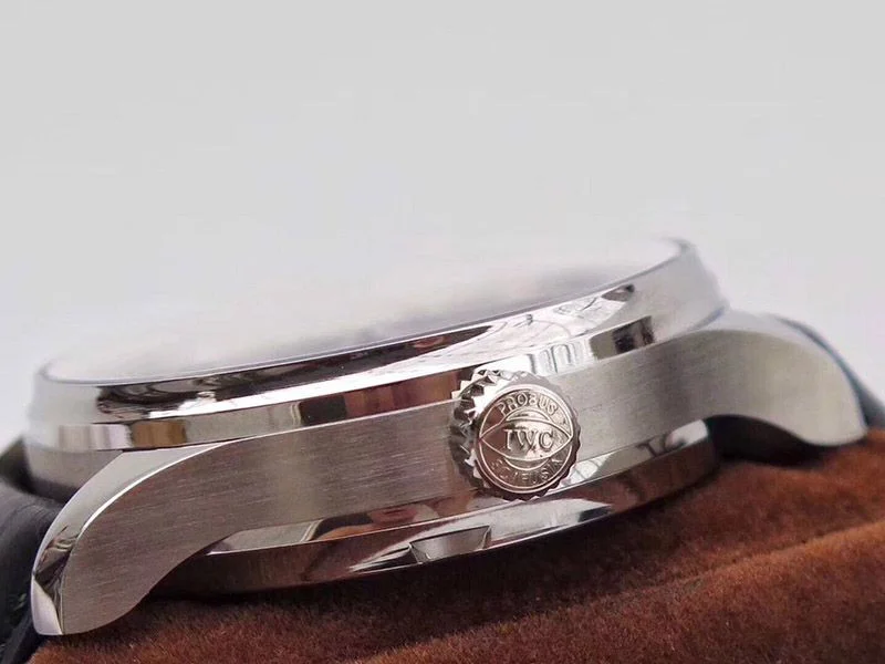 人気急上昇IWC 偽物 ポルトギーゼ オートマティック 7デイズ iwv25668
