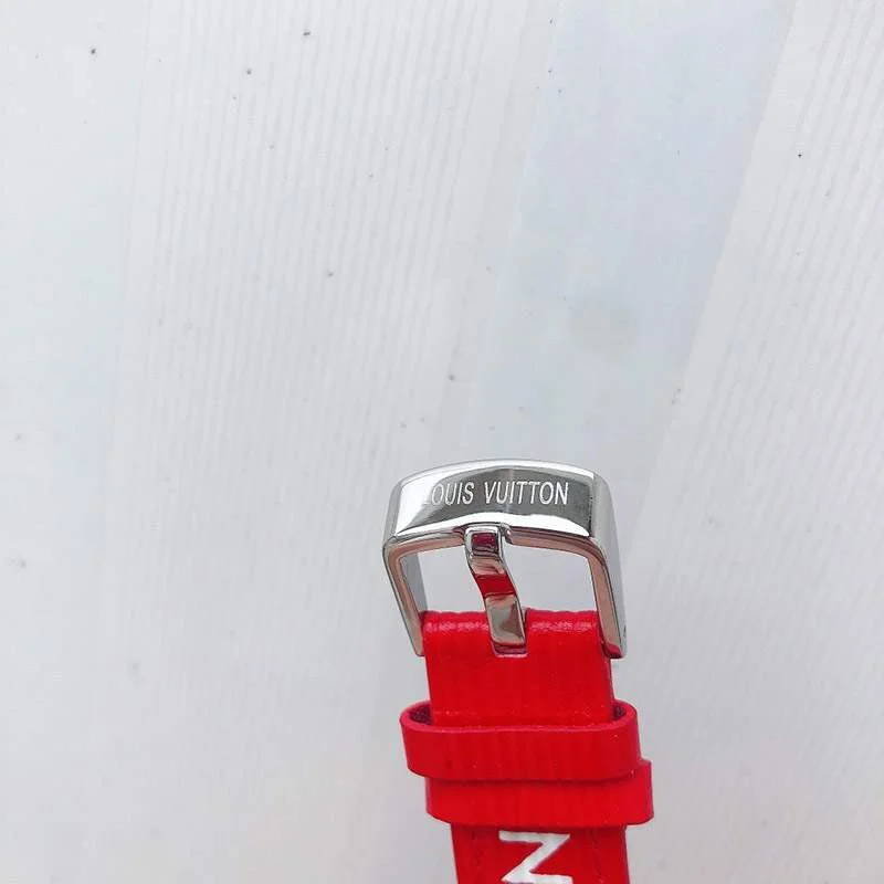 送料込 ルイヴィトン 時計 タンブール コピー ストリート ダイバー 33mm vuc40944