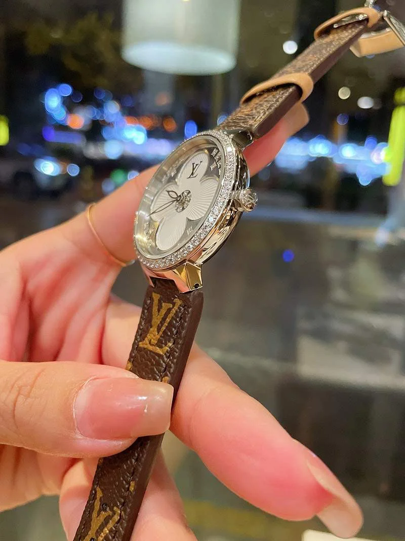 ルイヴィトン 時計 タンブール 偽物 ビジュ ラグダイヤ レディース39mm vuf02101