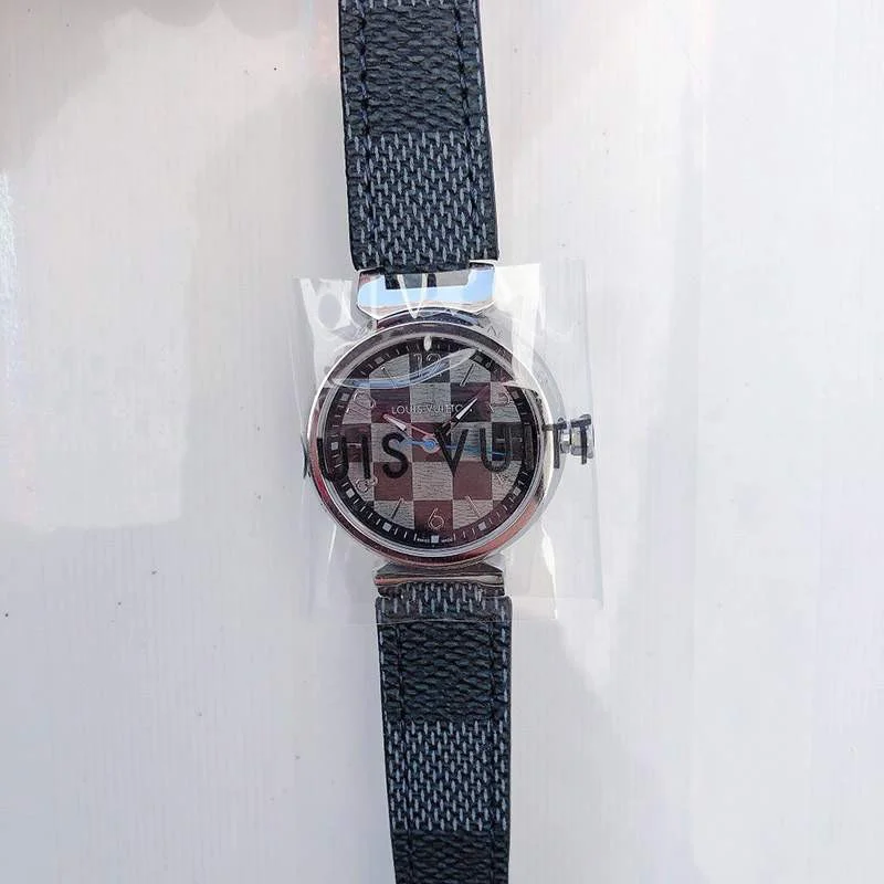 入手困難品!ルイヴィトン 時計 タンブール ストリート ダイバー 33mm vuf99901