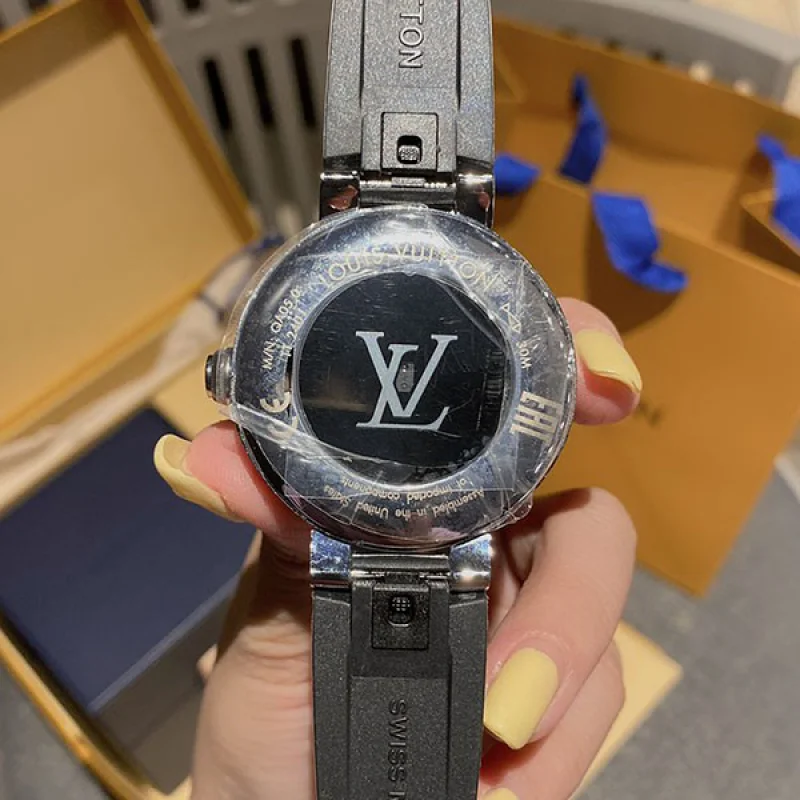 入手困難 ルイヴィトン スマートウォッチ コピーフルタッチスクリーン 42mm vuh09134