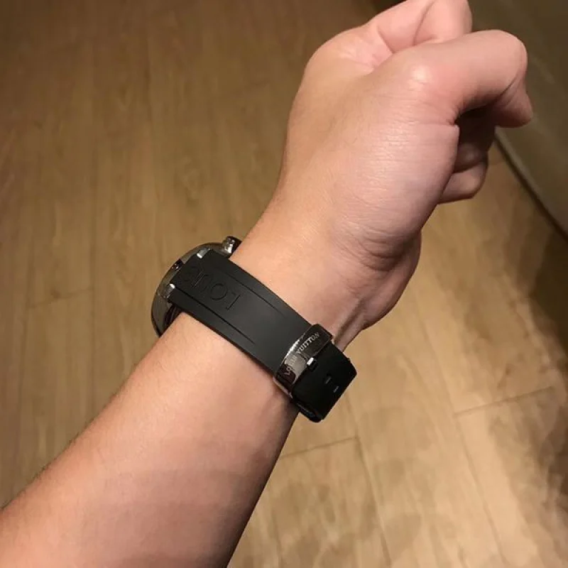 ルイヴィトン タンブール 偽物 クロノグラフ 42mm vum36093
