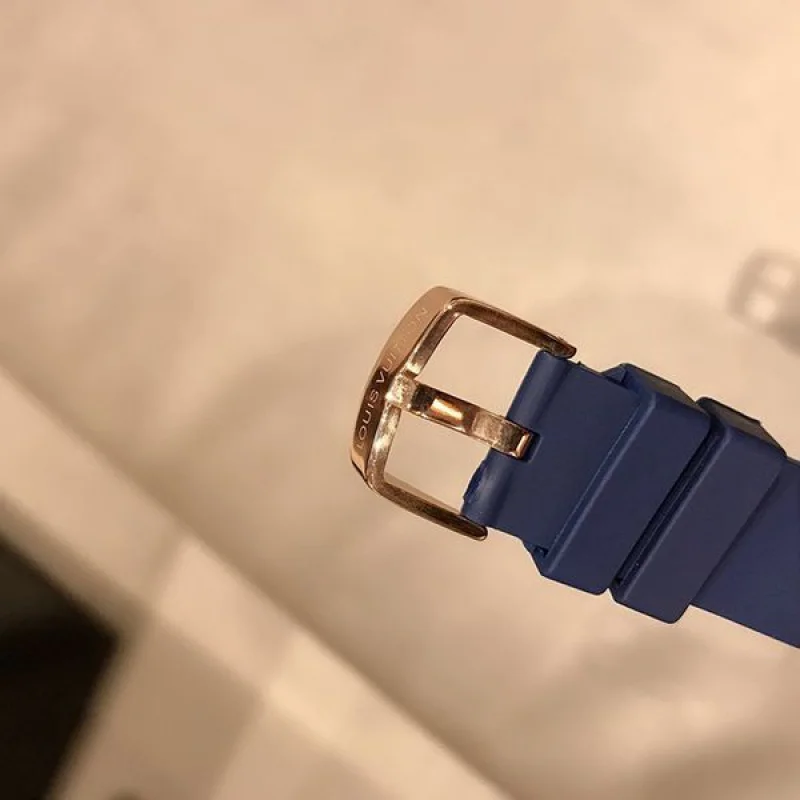 ルイヴィトン タンブール 偽物 クロノグラフ 42mm vup50196