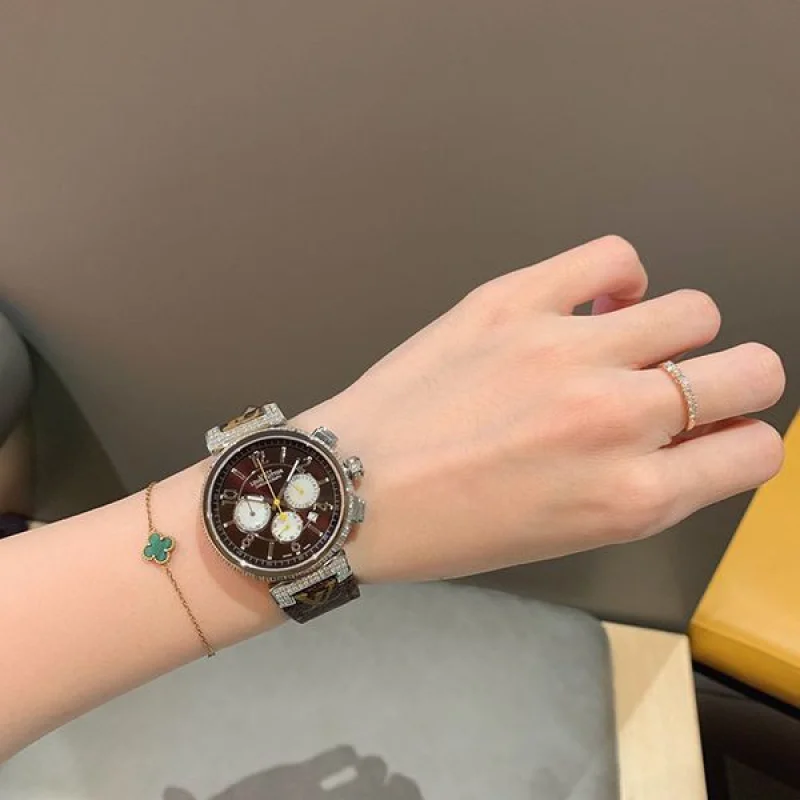 ルイヴィトン タンブール 偽物 クロノグラフ 41mm vus80570