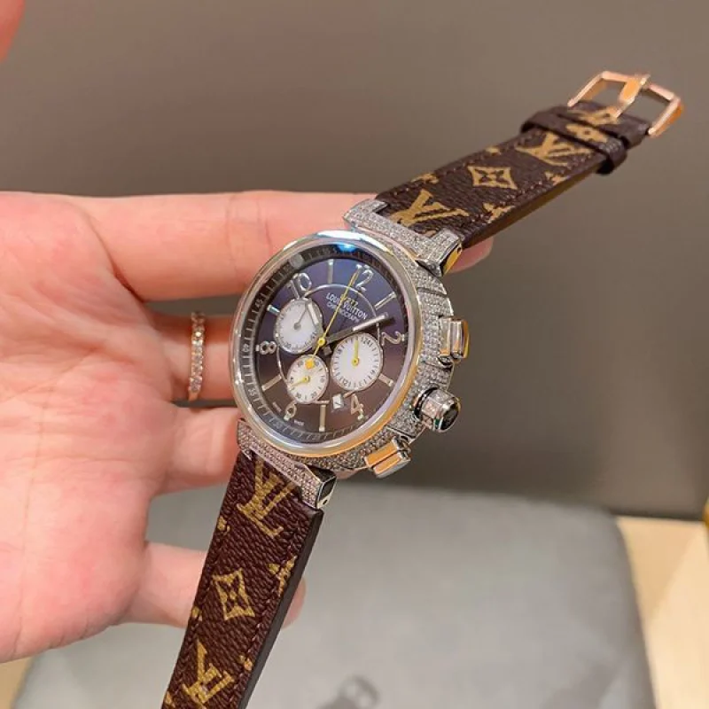 ルイヴィトン タンブール 偽物 クロノグラフ 41mm vus80570