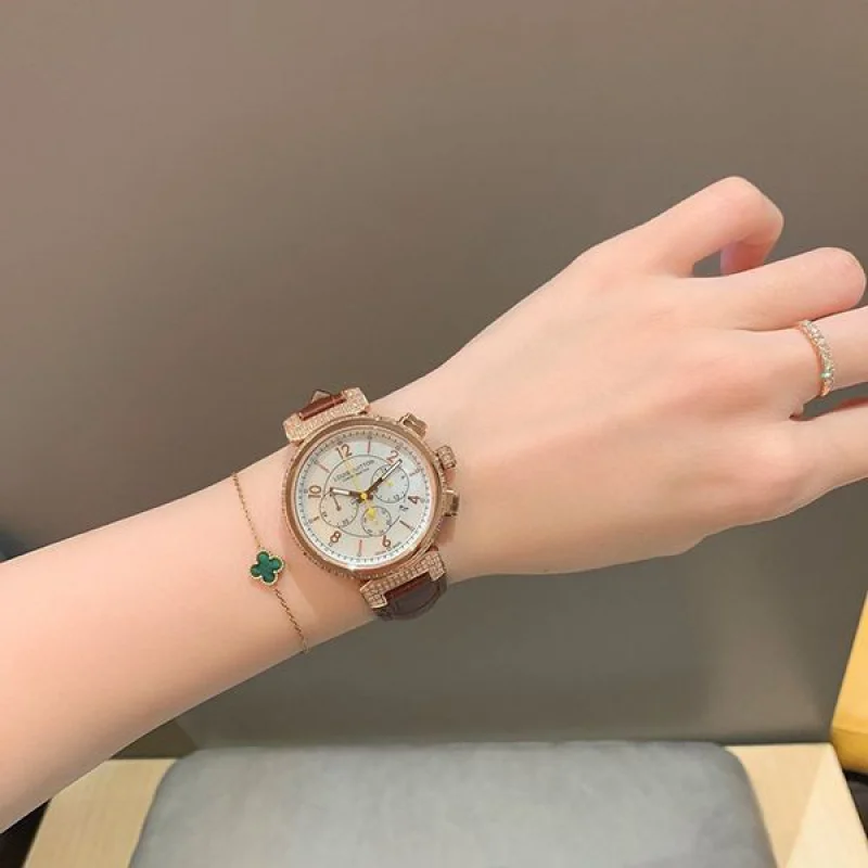 入手困難品!ルイヴィトン タンブール 偽物 クロノグラフ 41mm vus94124