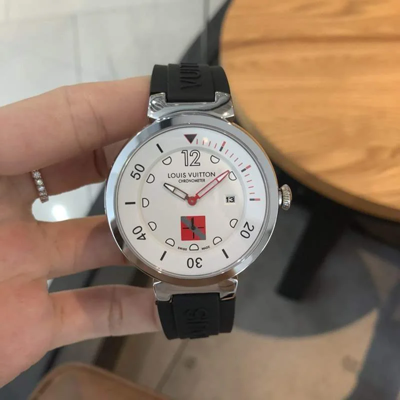 人気 ルイヴィトン 時計 スーパーコピー タンブール ストリート ダイバー 42mm vuv70434