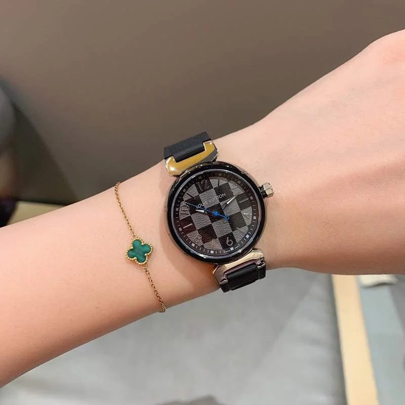 大人気!ルイヴィトン 時計 コピータンブール ストリート ダイバー 33mm vuy19704