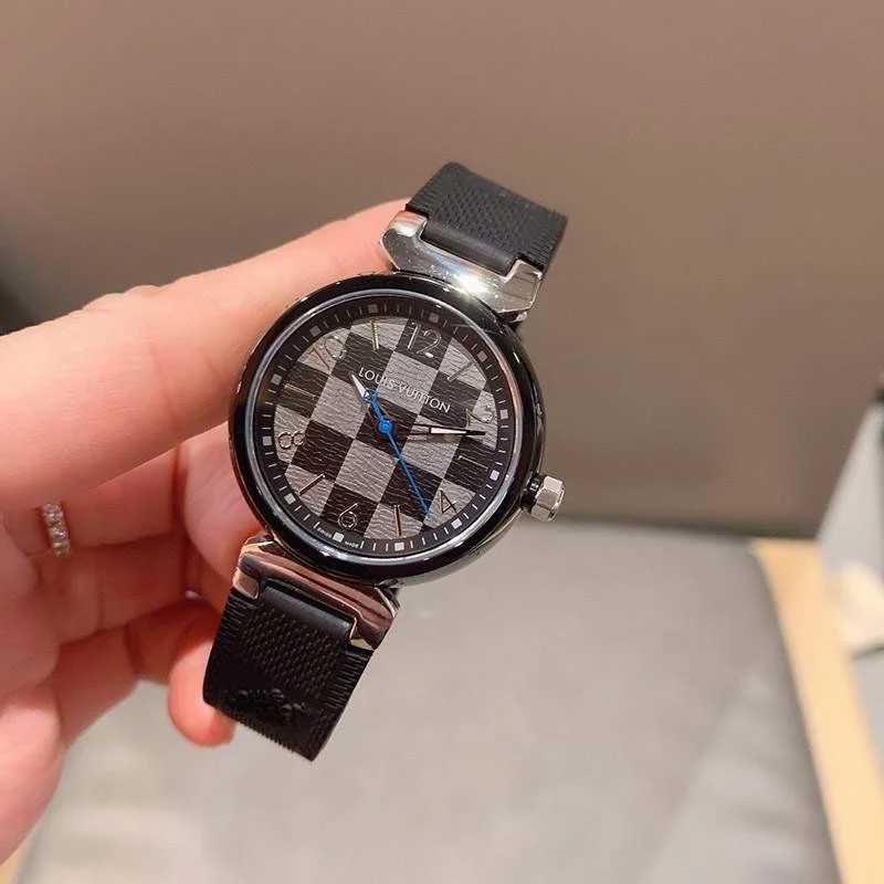 大人気!ルイヴィトン 時計 コピータンブール ストリート ダイバー 33mm vuy19704