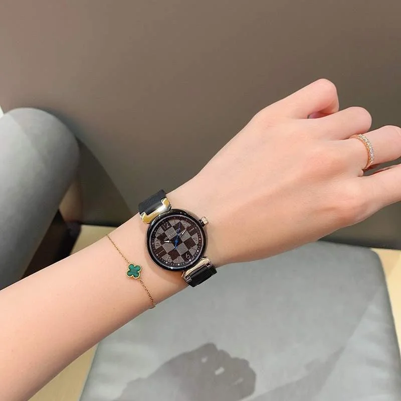 大人気!ルイヴィトン 時計 コピータンブール ストリート ダイバー 33mm vuy19704