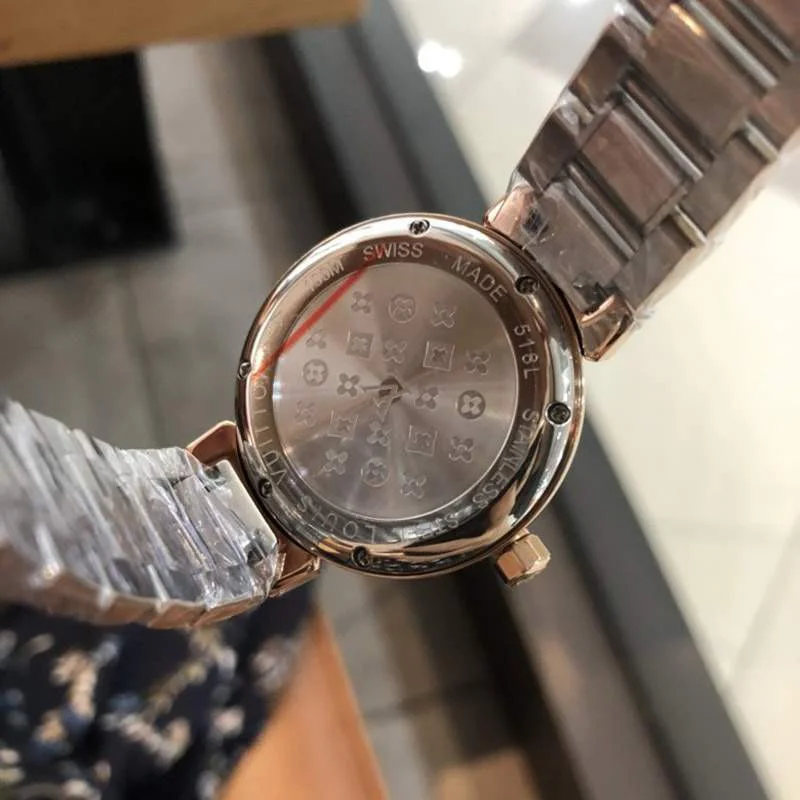 ルイヴィトン 時計 偽物N級品 タンブール ストリート ダイバー 33mm vuy85260