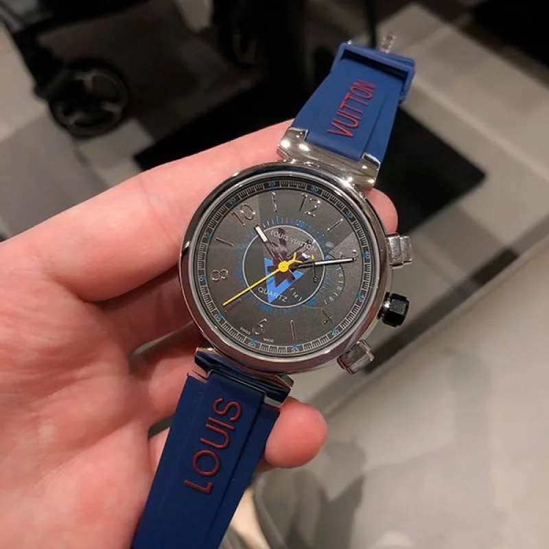 ルイヴィトン 偽物 タンブール クロノグラフ 42mm vuz11072