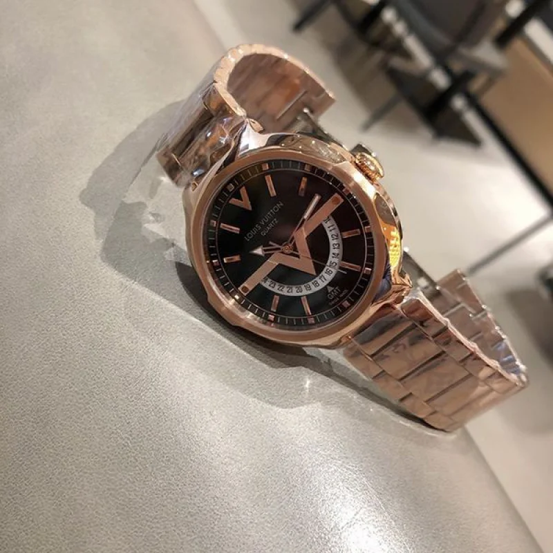 新作 ルイヴィトン 偽物 タンブール スリム 41mm vuz68176