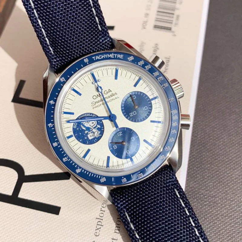 100%実物写真！オメガ スピードマスター スーパーコピー“シルバー スヌーピー アワード”50周年記念 42mm 310.32.42.50.02.001
